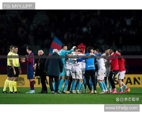 莱比锡客场大胜维持不败走势，主帅施密特喜笑颜开